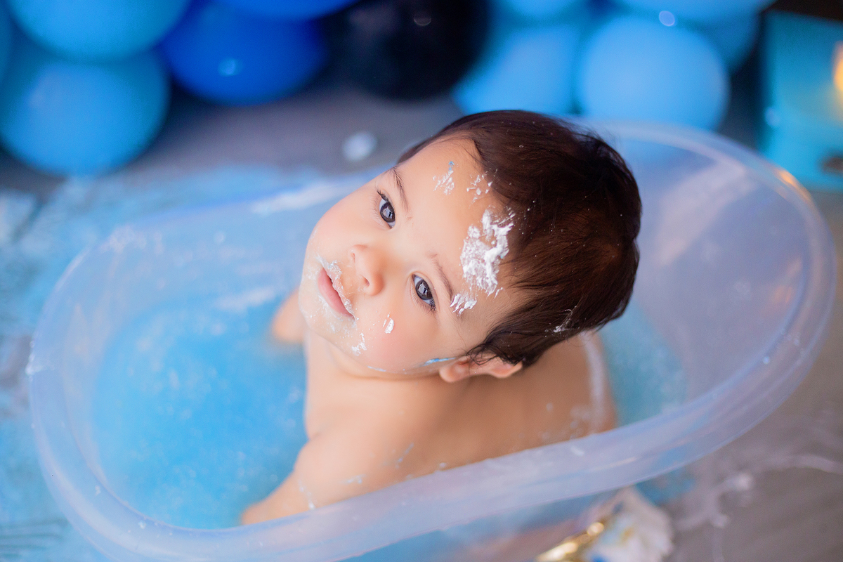 acompanhamento mensal de bebe caxias do sul figurino cenario tematico  personagem foto infantil serra gaucha fotografia familia mundo azul rosa ensaio fotografico crianca newborn baby menino menina smash the cake esmague o bolo banheira urso circo