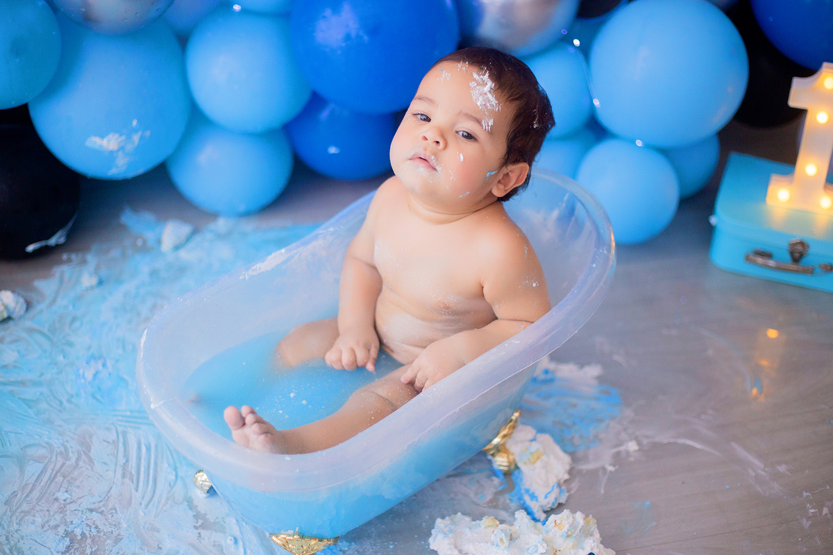 acompanhamento mensal de bebe caxias do sul figurino cenario tematico  personagem foto infantil serra gaucha fotografia familia mundo azul rosa ensaio fotografico crianca newborn baby menino menina smash the cake esmague o bolo banheira urso circo