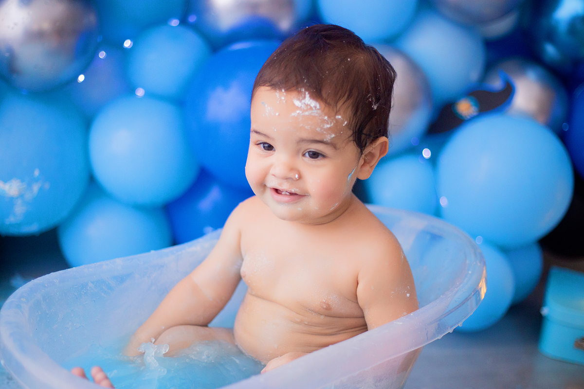 acompanhamento mensal de bebe caxias do sul figurino cenario tematico  personagem foto infantil serra gaucha fotografia familia mundo azul rosa ensaio fotografico crianca newborn baby menino menina smash the cake esmague o bolo banheira urso circo