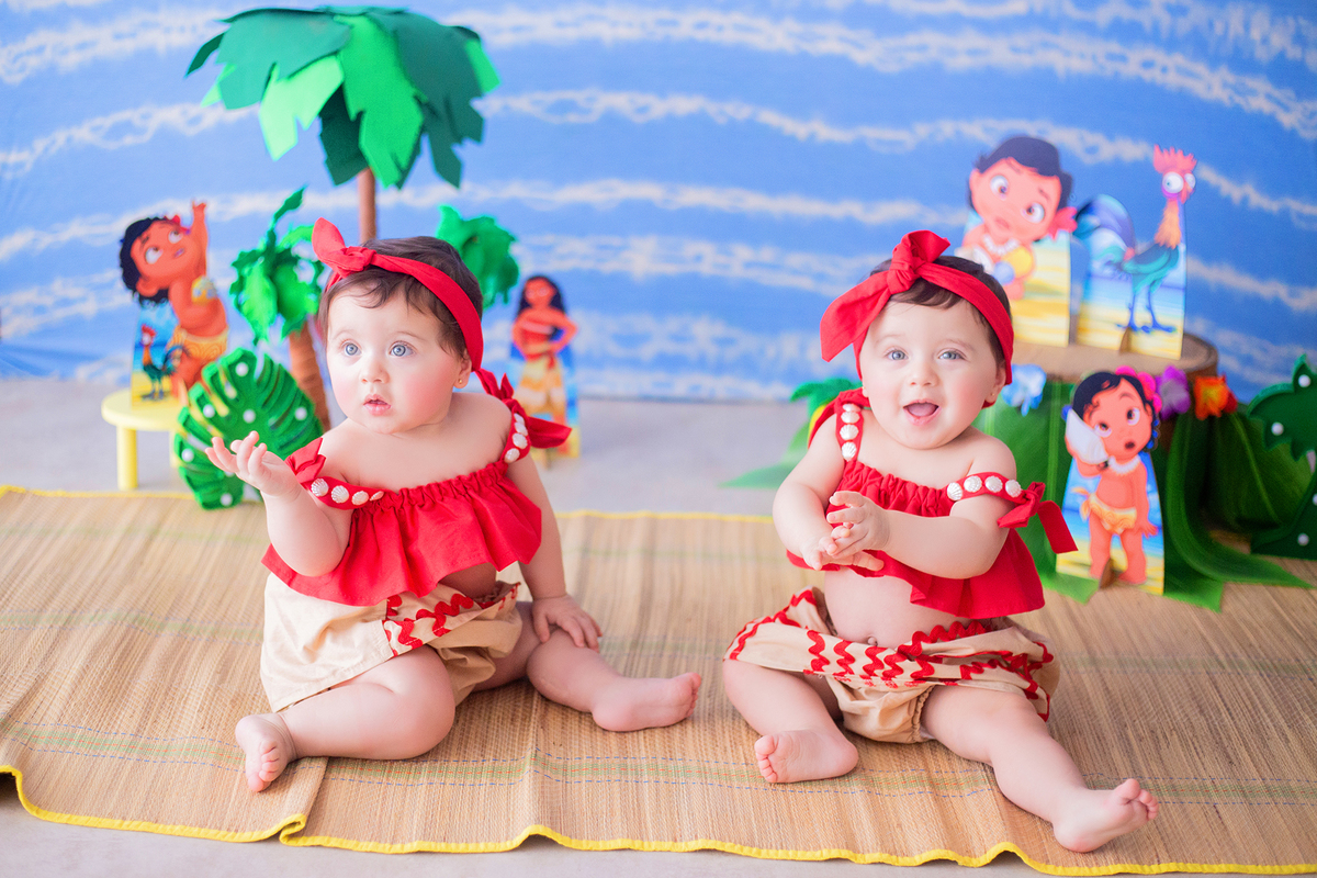 acompanhamento mensal de bebe caxias do sul figurino cenario tematico  personagem foto infantil serra gaucha fotografia familia mundo azul rosa ensaio fotografico crianca newborn baby menino menina smash the cake esmague o bolo banheira urso circo