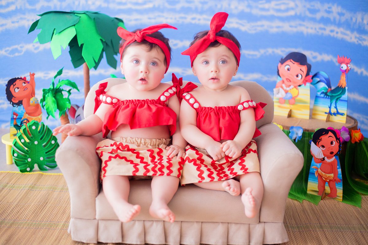 acompanhamento mensal de bebe caxias do sul figurino cenario tematico  personagem foto infantil serra gaucha fotografia familia mundo azul rosa ensaio fotografico crianca newborn baby menino menina smash the cake esmague o bolo banheira urso circo