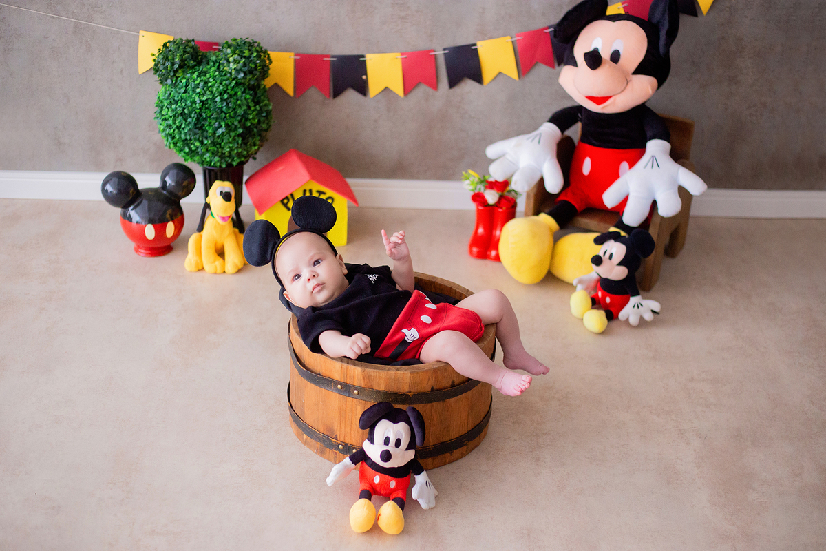 acompanhamento mensal de bebe caxias do sul figurino cenario tematico  personagem foto infantil serra gaucha fotografia familia mundo azul rosa ensaio fotografico crianca newborn baby menino menina smash the cake esmague o bolo banheira urso circo