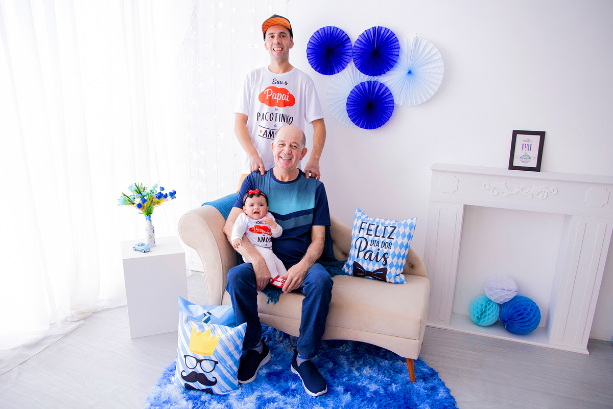 acompanhamento mensal de bebe caxias do sul figurino cenario tematico  personagem foto infantil serra gaucha fotografia familia mundo azul rosa ensaio fotografico crianca newborn baby menino menina smash the cake esmague o bolo banheira urso circo