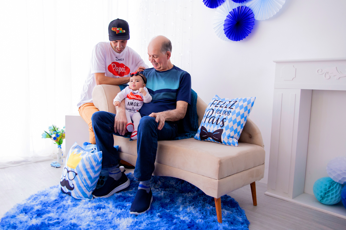 acompanhamento mensal de bebe caxias do sul figurino cenario tematico  personagem foto infantil serra gaucha fotografia familia mundo azul rosa ensaio fotografico crianca newborn baby menino menina smash the cake esmague o bolo banheira urso circo