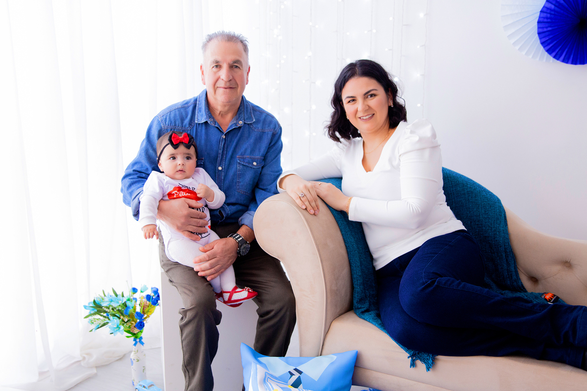 acompanhamento mensal de bebe caxias do sul figurino cenario tematico  personagem foto infantil serra gaucha fotografia familia mundo azul rosa ensaio fotografico crianca newborn baby menino menina smash the cake esmague o bolo banheira urso circo