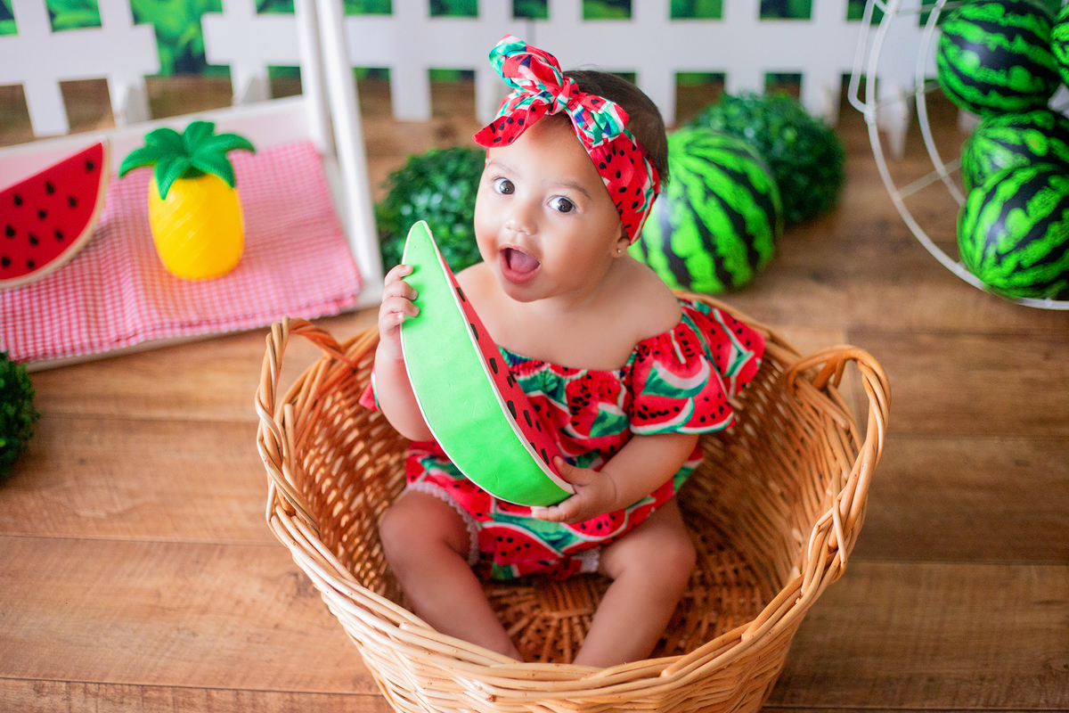 acompanhamento mensal de bebe caxias do sul figurino cenario tematico  personagem foto infantil serra gaucha fotografia familia mundo azul rosa ensaio fotografico crianca newborn baby menino menina smash the cake esmague o bolo banheira urso circo