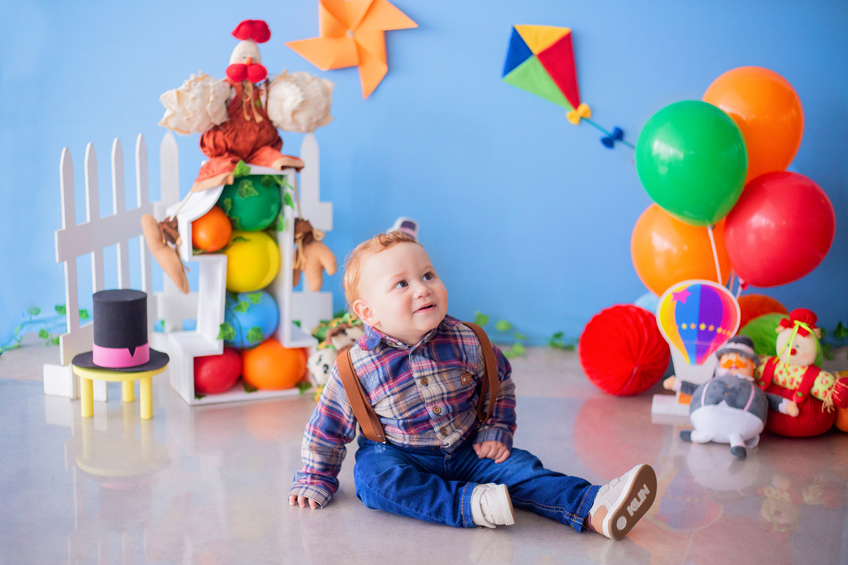acompanhamento mensal de bebe caxias do sul figurino cenario tematico  personagem foto infantil serra gaucha fotografia familia mundo azul rosa ensaio fotografico crianca newborn baby menino menina smash the cake esmague o bolo banheira urso circo