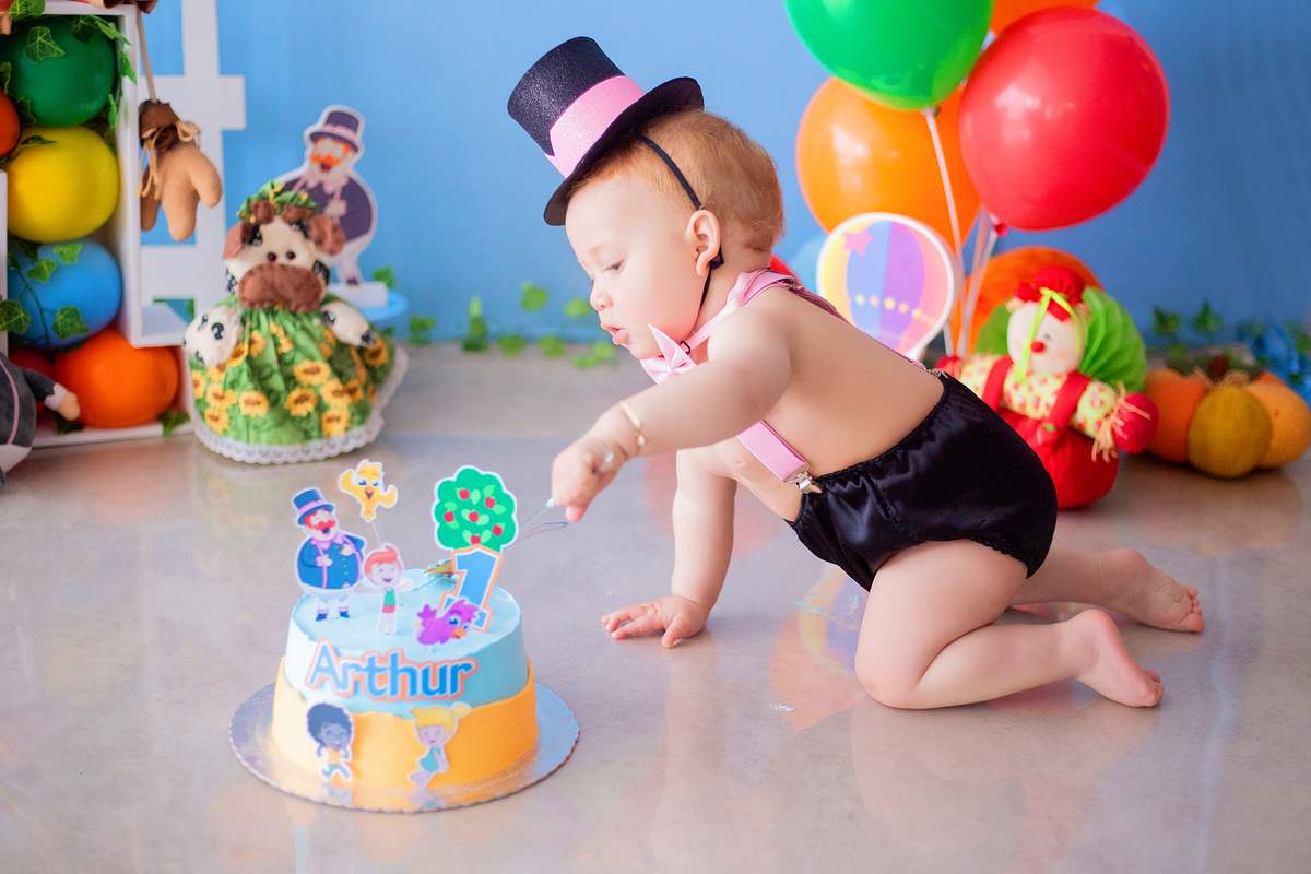 acompanhamento mensal de bebe caxias do sul figurino cenario tematico  personagem foto infantil serra gaucha fotografia familia mundo azul rosa ensaio fotografico crianca newborn baby menino menina smash the cake esmague o bolo banheira urso circo