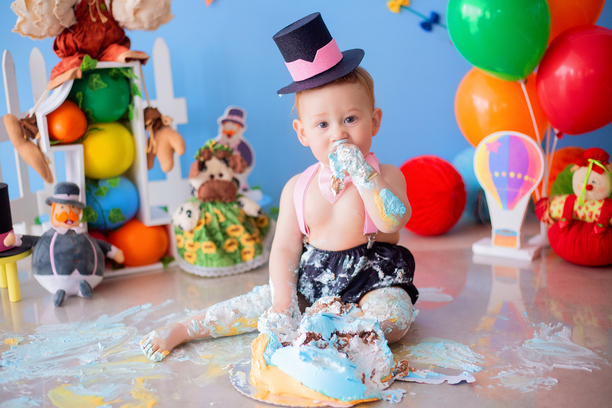 acompanhamento mensal de bebe caxias do sul figurino cenario tematico  personagem foto infantil serra gaucha fotografia familia mundo azul rosa ensaio fotografico crianca newborn baby menino menina smash the cake esmague o bolo banheira urso circo