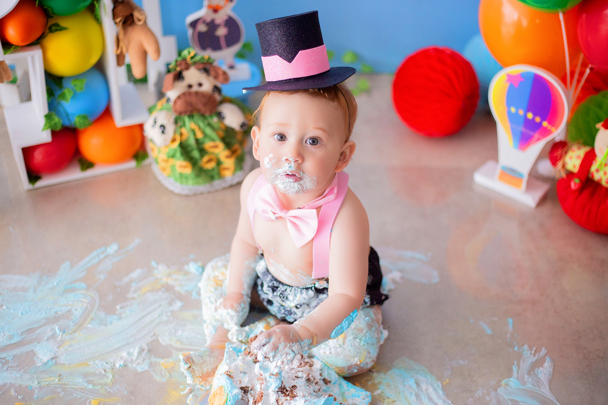 acompanhamento mensal de bebe caxias do sul figurino cenario tematico  personagem foto infantil serra gaucha fotografia familia mundo azul rosa ensaio fotografico crianca newborn baby menino menina smash the cake esmague o bolo banheira urso circo