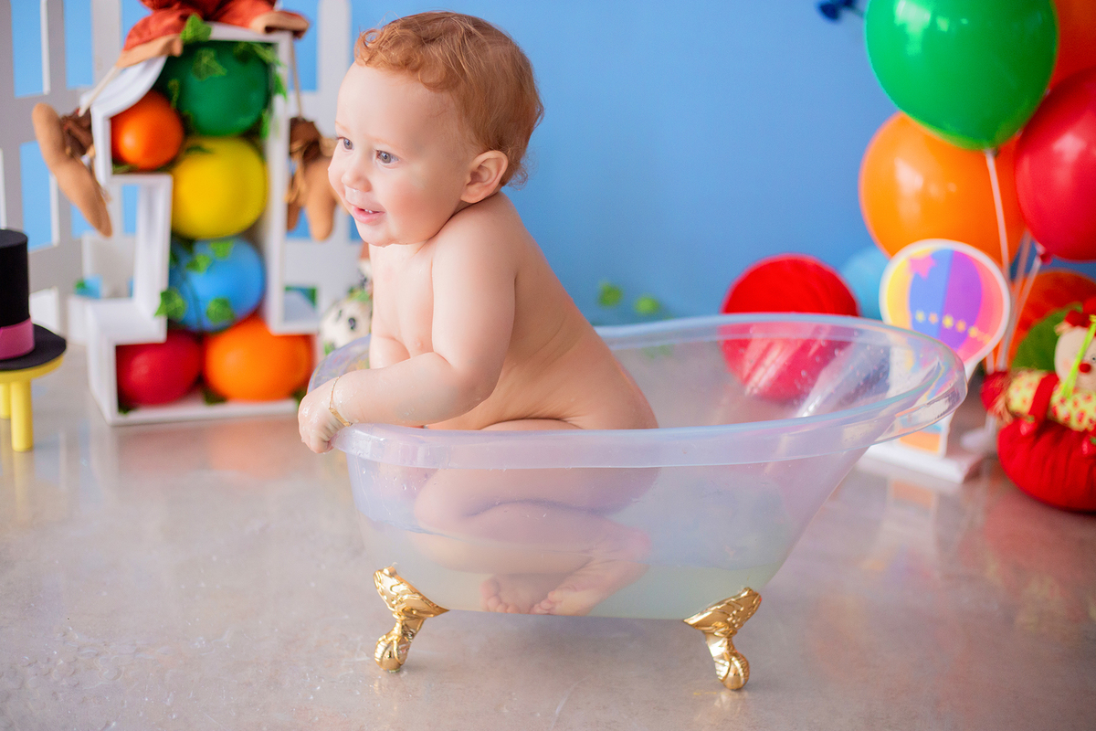 acompanhamento mensal de bebe caxias do sul figurino cenario tematico  personagem foto infantil serra gaucha fotografia familia mundo azul rosa ensaio fotografico crianca newborn baby menino menina smash the cake esmague o bolo banheira urso circo