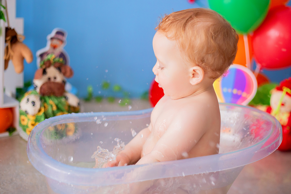 acompanhamento mensal de bebe caxias do sul figurino cenario tematico  personagem foto infantil serra gaucha fotografia familia mundo azul rosa ensaio fotografico crianca newborn baby menino menina smash the cake esmague o bolo banheira urso circo