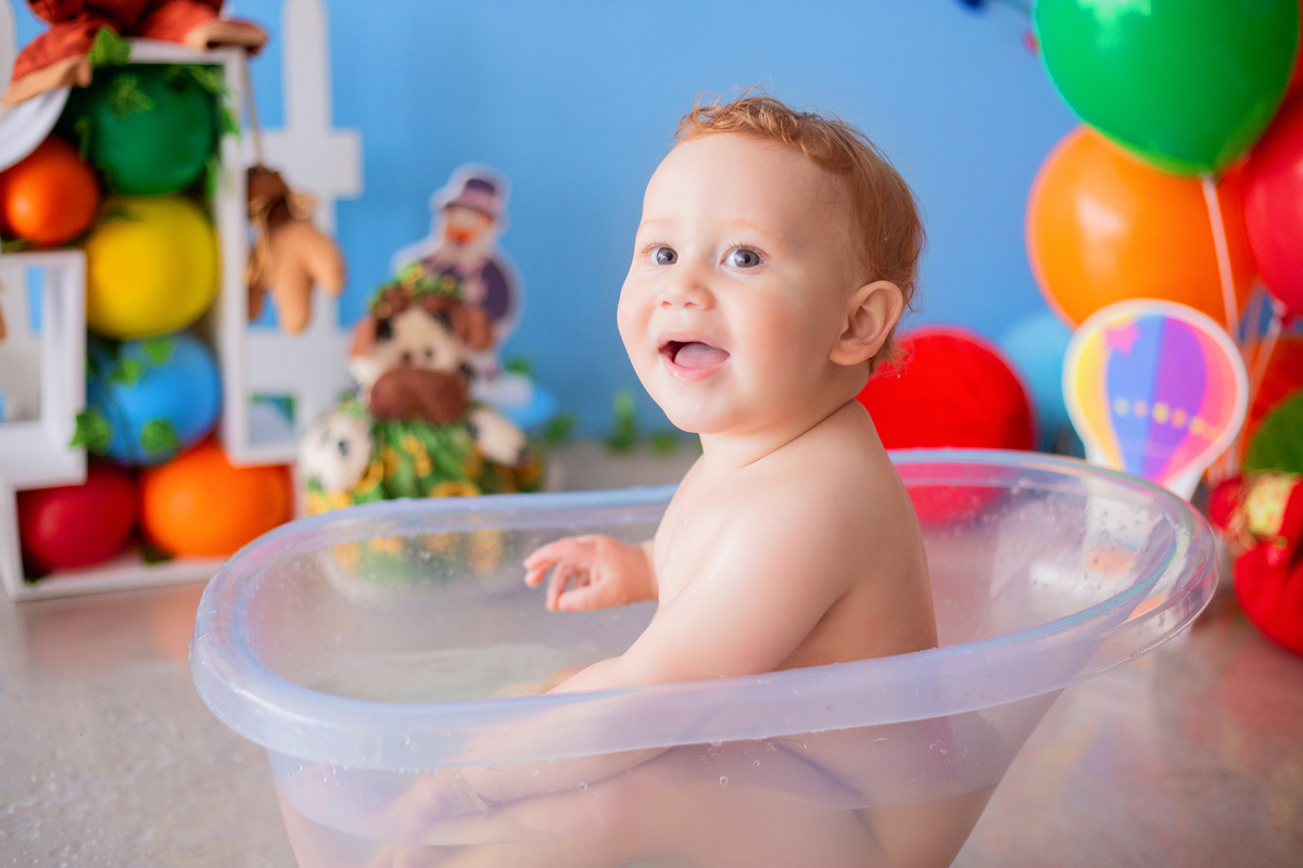 acompanhamento mensal de bebe caxias do sul figurino cenario tematico  personagem foto infantil serra gaucha fotografia familia mundo azul rosa ensaio fotografico crianca newborn baby menino menina smash the cake esmague o bolo banheira urso circo