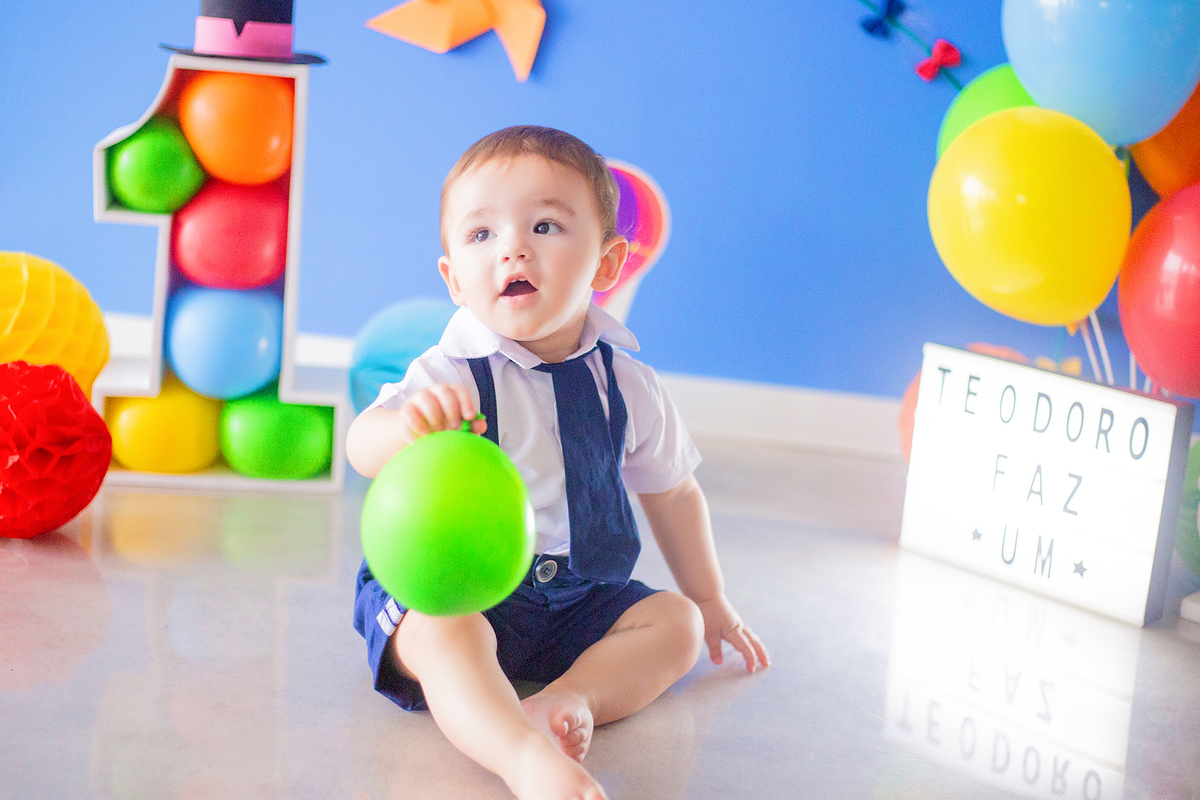 acompanhamento mensal de bebe caxias do sul figurino cenario tematico  personagem foto infantil serra gaucha fotografia familia mundo azul rosa ensaio fotografico crianca newborn baby menino menina smash the cake esmague o bolo banheira urso circo