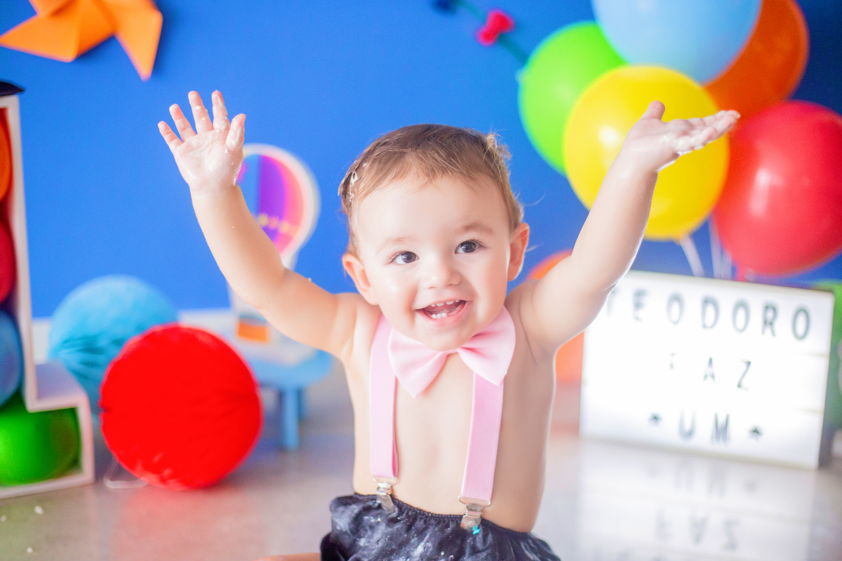 acompanhamento mensal de bebe caxias do sul figurino cenario tematico  personagem foto infantil serra gaucha fotografia familia mundo azul rosa ensaio fotografico crianca newborn baby menino menina smash the cake esmague o bolo banheira urso circo