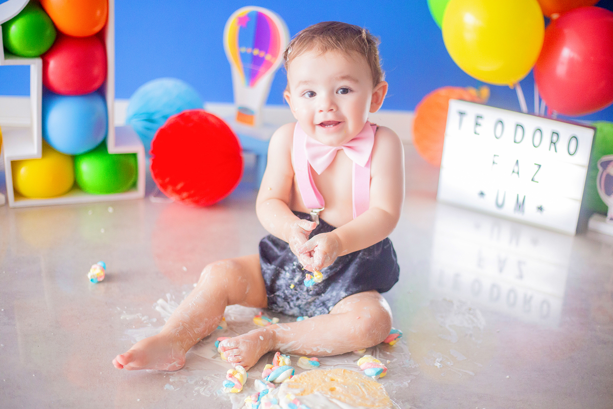 acompanhamento mensal de bebe caxias do sul figurino cenario tematico  personagem foto infantil serra gaucha fotografia familia mundo azul rosa ensaio fotografico crianca newborn baby menino menina smash the cake esmague o bolo banheira urso circo