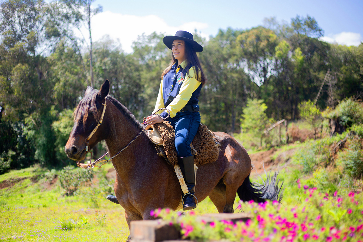 acompanhamento mensal de bebe caxias do sul figurino cenario tematico  personagem foto infantil serra gaucha fotografia familia mundo azul rosa ensaio fotografico crianca newborn baby menino menina smash the cake esmague o bolo banheira urso circo