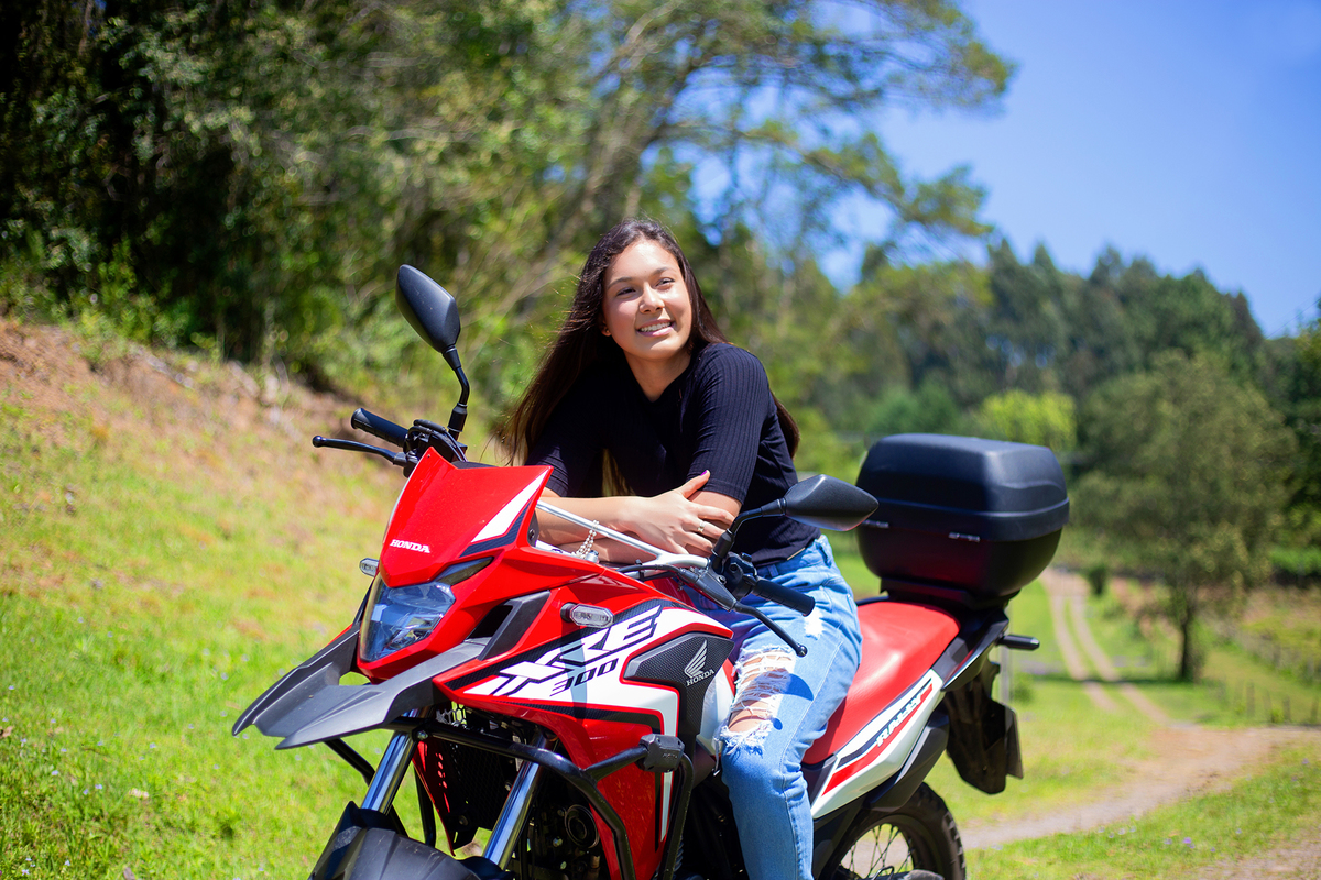 acompanhamento mensal de bebe caxias do sul figurino cenario tematico  personagem foto infantil serra gaucha fotografia familia mundo azul rosa ensaio fotografico crianca newborn baby menino menina smash the cake esmague o bolo banheira urso circo