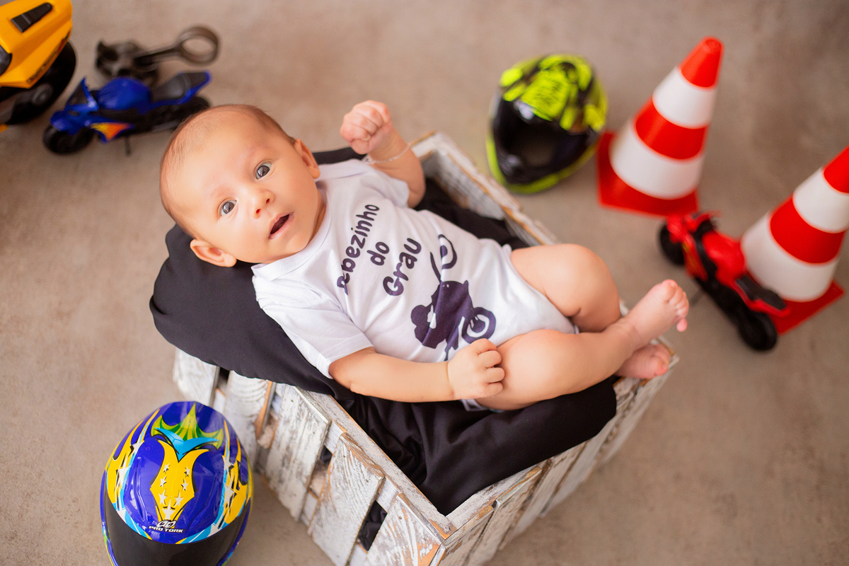 acompanhamento mensal de bebe caxias do sul figurino cenario tematico  personagem foto infantil serra gaucha fotografia familia mundo azul rosa ensaio fotografico crianca newborn baby menino menina smash the cake esmague o bolo banheira urso circo