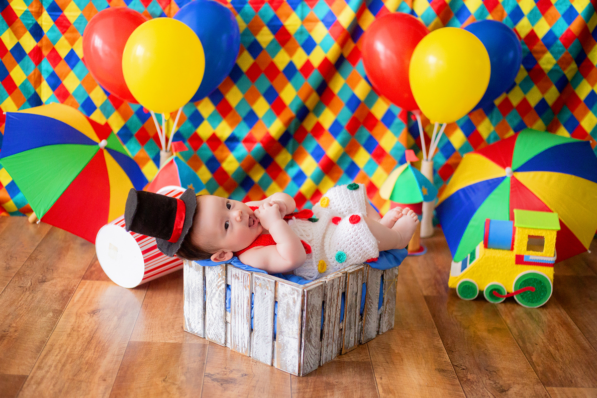 acompanhamento mensal de bebe caxias do sul figurino cenario tematico  personagem foto infantil serra gaucha fotografia familia mundo azul rosa ensaio fotografico crianca newborn baby menino menina smash the cake esmague o bolo banheira urso circo
