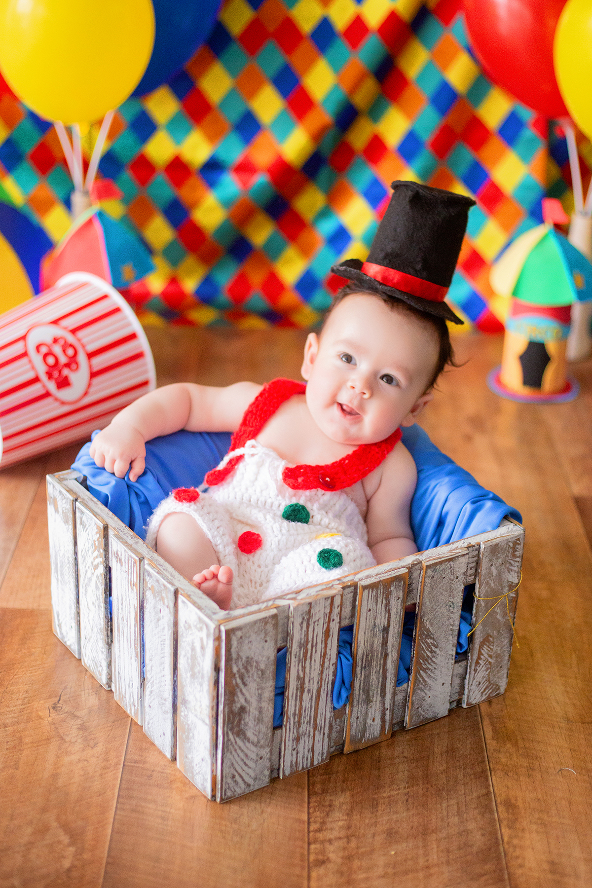 acompanhamento mensal de bebe caxias do sul figurino cenario tematico  personagem foto infantil serra gaucha fotografia familia mundo azul rosa ensaio fotografico crianca newborn baby menino menina smash the cake esmague o bolo banheira urso circo