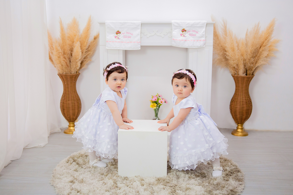 acompanhamento mensal de bebe caxias do sul figurino cenario tematico  personagem foto infantil serra gaucha fotografia familia mundo azul rosa ensaio fotografico crianca newborn baby menino menina smash the cake esmague o bolo banheira urso circo