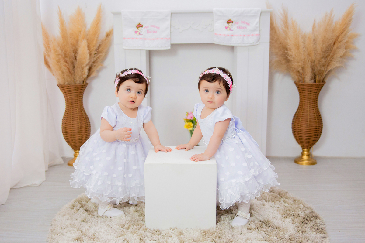 acompanhamento mensal de bebe caxias do sul figurino cenario tematico  personagem foto infantil serra gaucha fotografia familia mundo azul rosa ensaio fotografico crianca newborn baby menino menina smash the cake esmague o bolo banheira urso circo