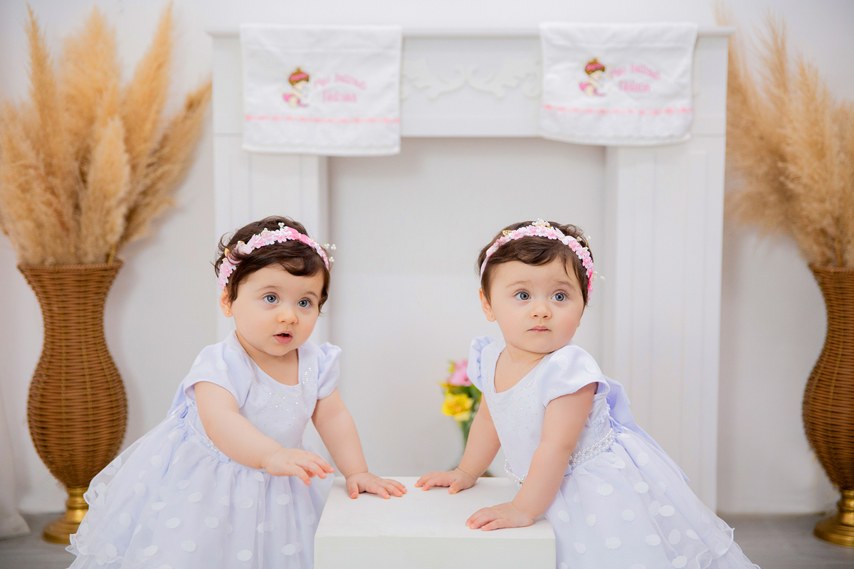 acompanhamento mensal de bebe caxias do sul figurino cenario tematico  personagem foto infantil serra gaucha fotografia familia mundo azul rosa ensaio fotografico crianca newborn baby menino menina smash the cake esmague o bolo banheira urso circo