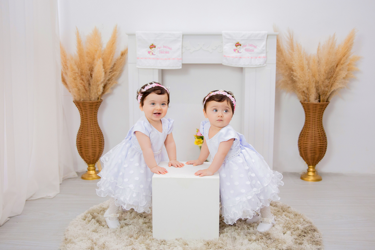 acompanhamento mensal de bebe caxias do sul figurino cenario tematico  personagem foto infantil serra gaucha fotografia familia mundo azul rosa ensaio fotografico crianca newborn baby menino menina smash the cake esmague o bolo banheira urso circo