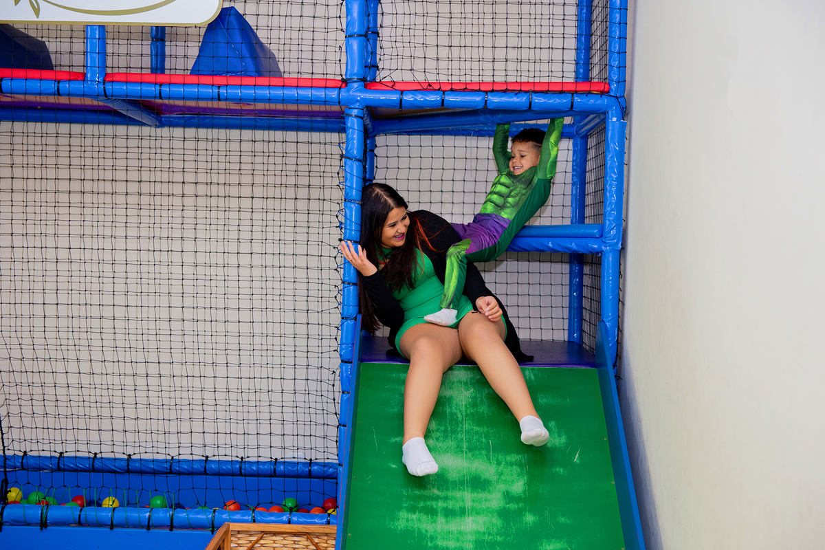 acompanhamento mensal de bebe caxias do sul figurino cenario tematico  personagem foto infantil serra gaucha fotografia familia mundo azul rosa ensaio fotografico crianca newborn baby menino menina smash the cake esmague o bolo banheira urso circo