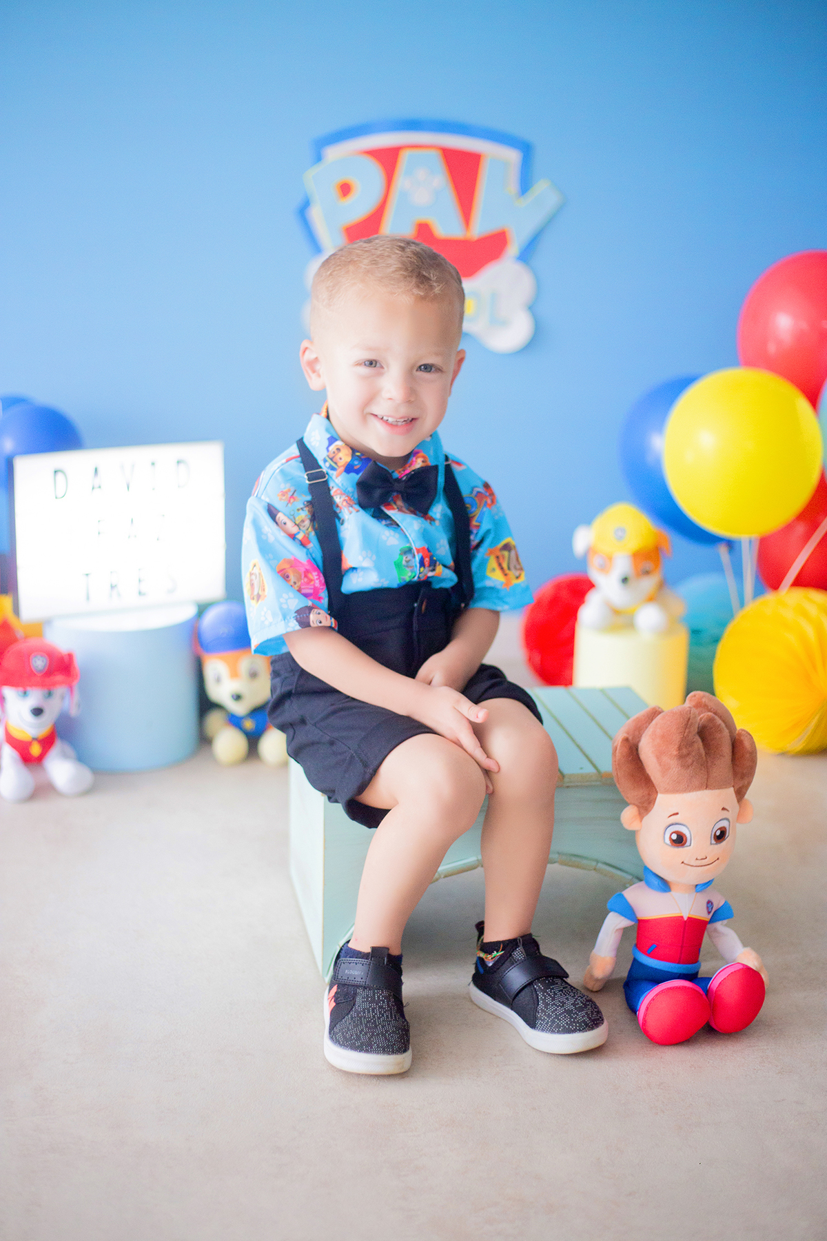 acompanhamento mensal de bebe caxias do sul figurino cenario tematico  personagem foto infantil serra gaucha fotografia familia mundo azul rosa ensaio fotografico crianca newborn baby menino menina smash the cake esmague o bolo banheira urso circo