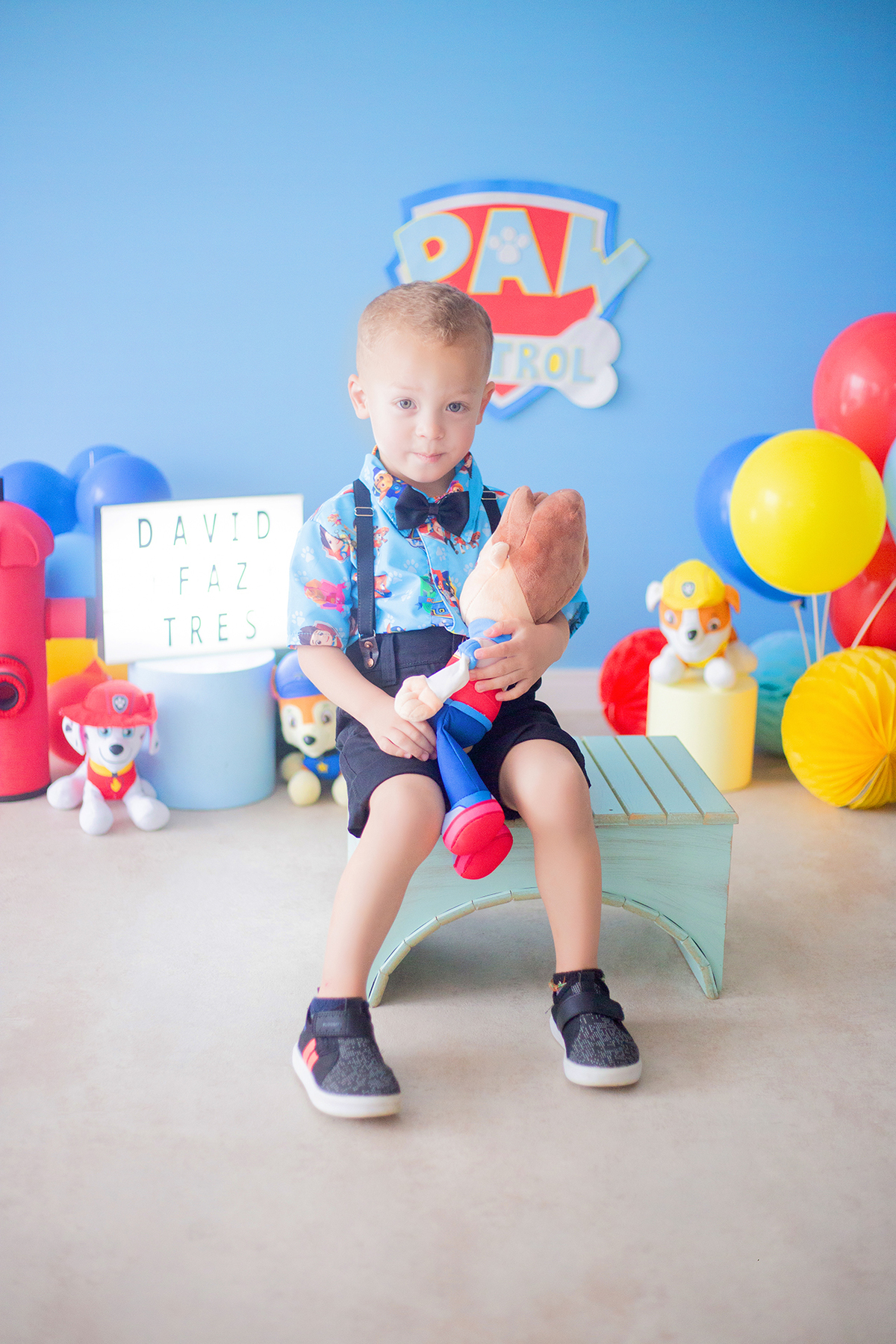 acompanhamento mensal de bebe caxias do sul figurino cenario tematico  personagem foto infantil serra gaucha fotografia familia mundo azul rosa ensaio fotografico crianca newborn baby menino menina smash the cake esmague o bolo banheira urso circo