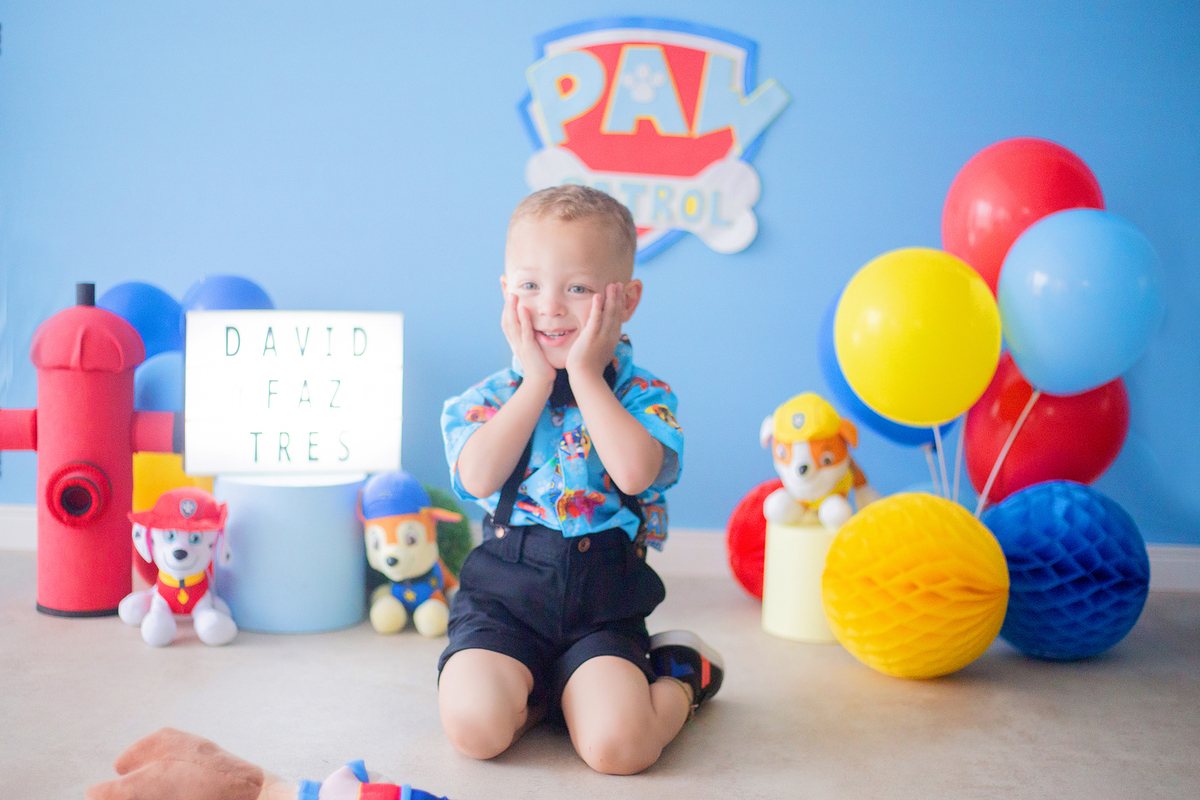 acompanhamento mensal de bebe caxias do sul figurino cenario tematico  personagem foto infantil serra gaucha fotografia familia mundo azul rosa ensaio fotografico crianca newborn baby menino menina smash the cake esmague o bolo banheira urso circo