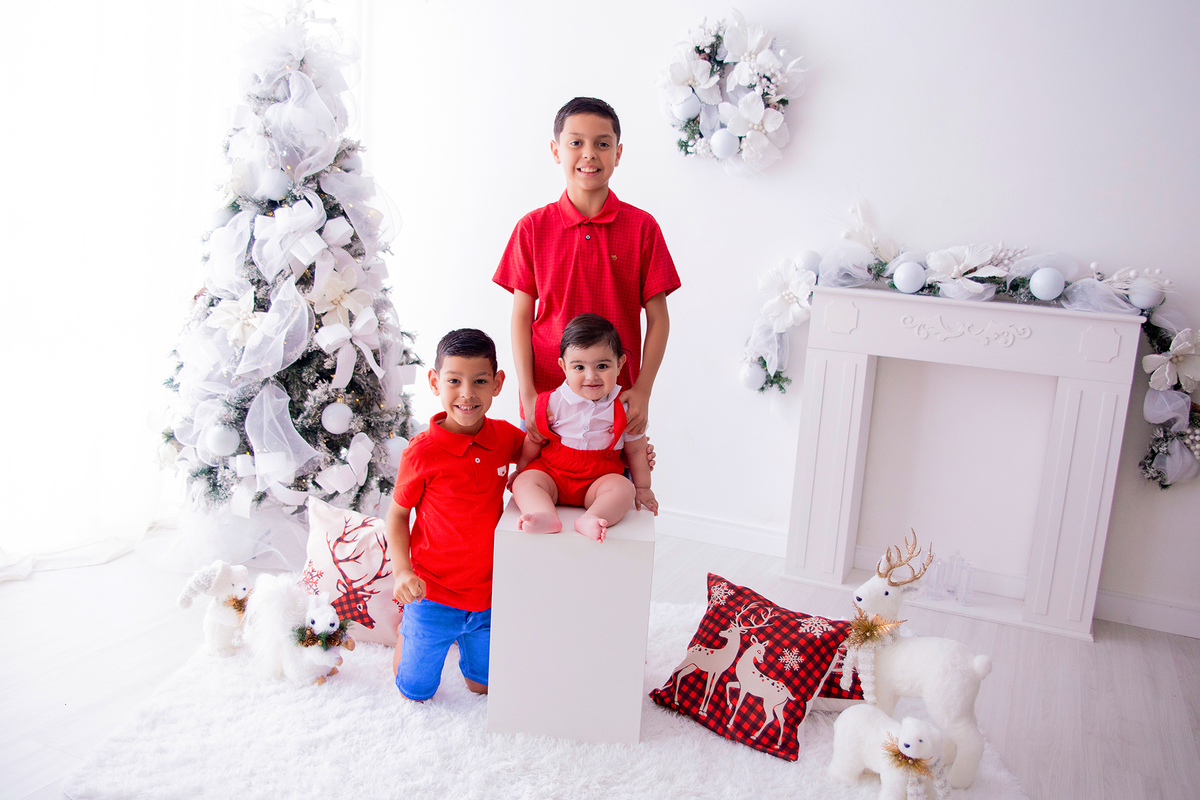 acompanhamento mensal de bebe caxias do sul figurino cenario tematico  personagem foto infantil serra gaucha fotografia familia mundo azul rosa ensaio fotografico crianca newborn baby menino menina smash the cake esmague o bolo banheira urso circo