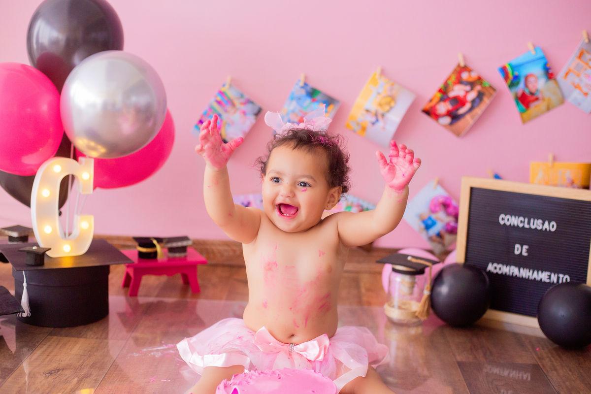 acompanhamento mensal de bebe caxias do sul figurino cenario tematico  personagem foto infantil serra gaucha fotografia familia mundo azul rosa ensaio fotografico crianca newborn baby menino menina smash the cake esmague o bolo banheira urso circo