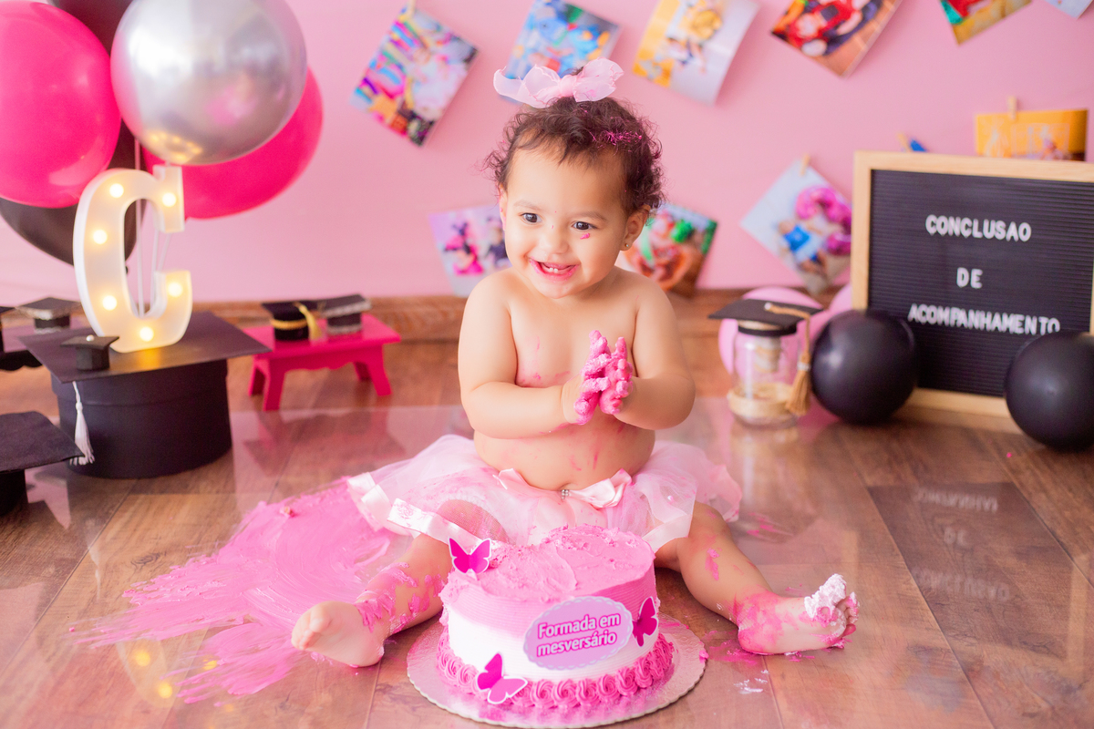 acompanhamento mensal de bebe caxias do sul figurino cenario tematico  personagem foto infantil serra gaucha fotografia familia mundo azul rosa ensaio fotografico crianca newborn baby menino menina smash the cake esmague o bolo banheira urso circo