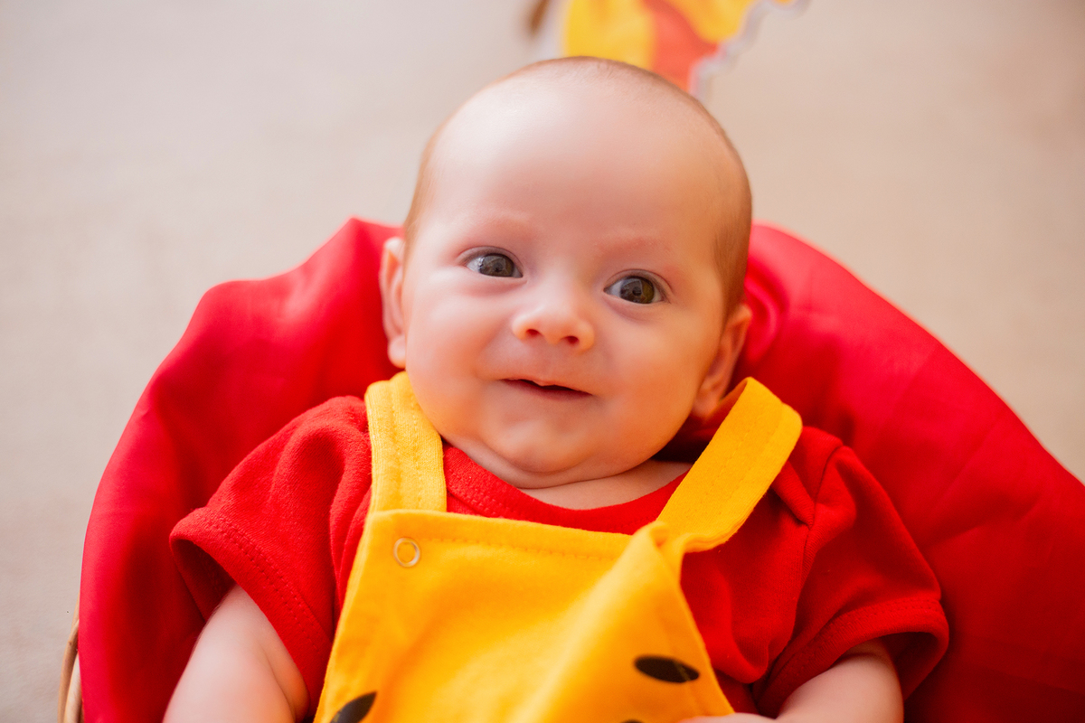 acompanhamento mensal de bebe caxias do sul figurino cenario tematico  personagem foto infantil serra gaucha fotografia familia mundo azul rosa ensaio fotografico crianca newborn baby menino menina smash the cake esmague o bolo banheira urso circo