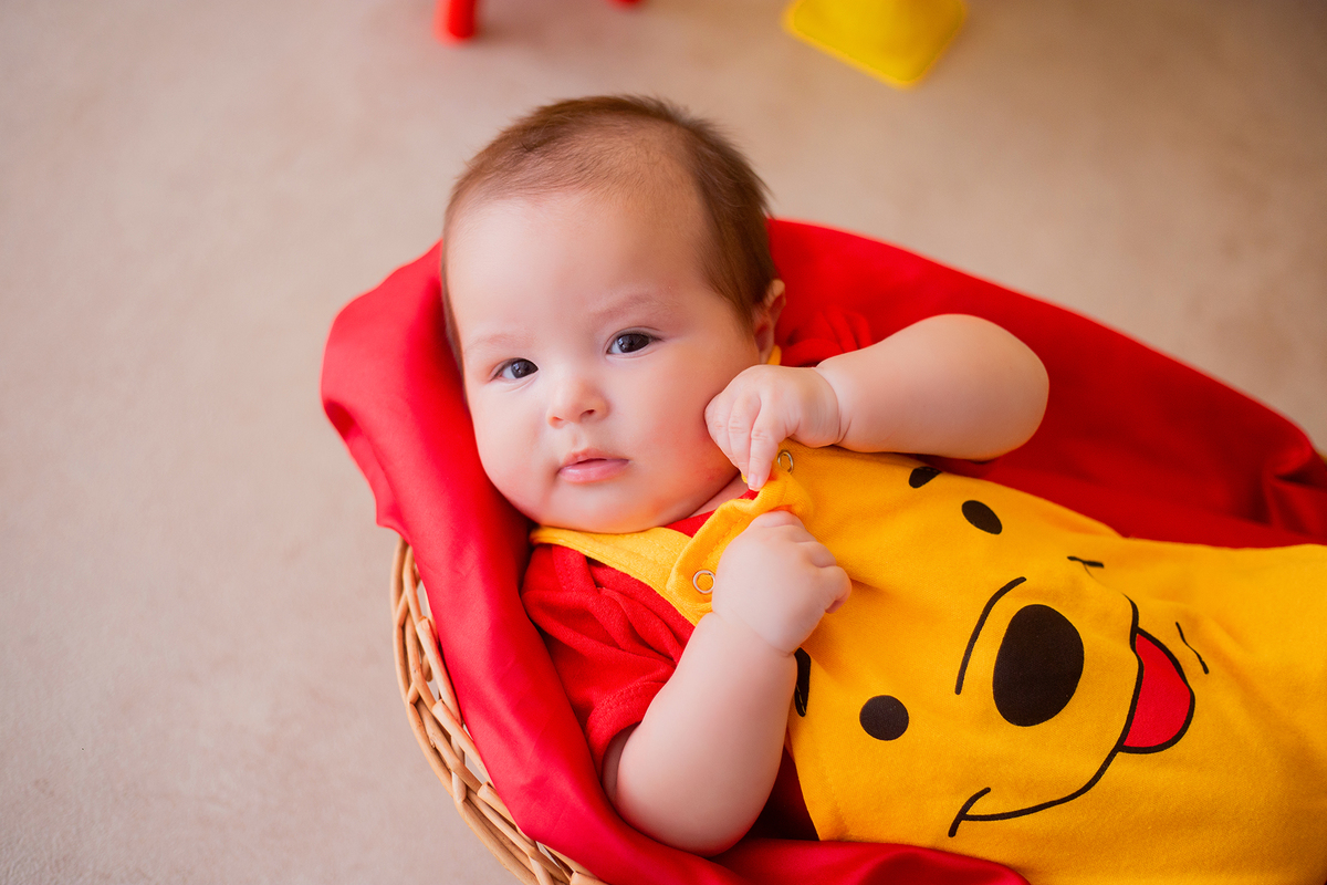 acompanhamento mensal de bebe caxias do sul figurino cenario tematico  personagem foto infantil serra gaucha fotografia familia mundo azul rosa ensaio fotografico crianca newborn baby menino menina smash the cake esmague o bolo banheira urso circo