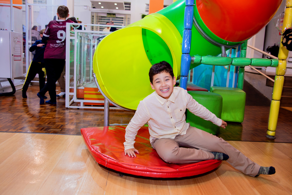acompanhamento mensal de bebe caxias do sul figurino cenario tematico  personagem foto infantil serra gaucha fotografia familia mundo azul rosa ensaio fotografico crianca newborn baby menino menina smash the cake esmague o bolo banheira urso circo