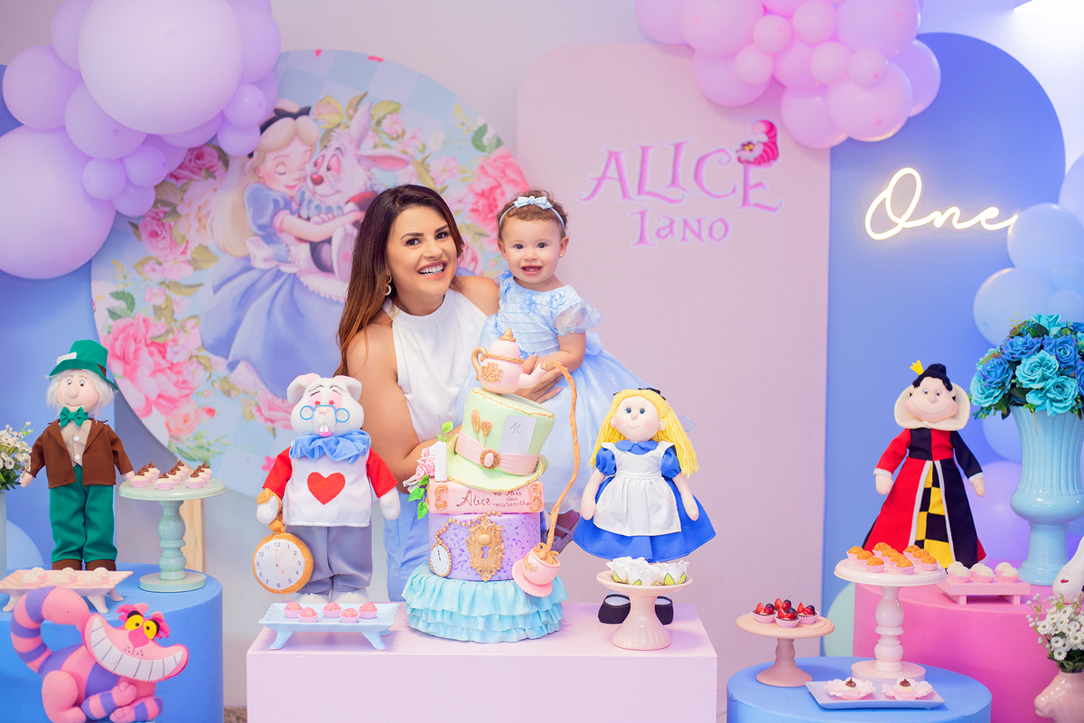 acompanhamento mensal de bebe caxias do sul figurino cenario tematico  personagem foto infantil serra gaucha fotografia familia mundo azul rosa ensaio fotografico crianca newborn baby menino menina smash the cake esmague o bolo banheira urso circo