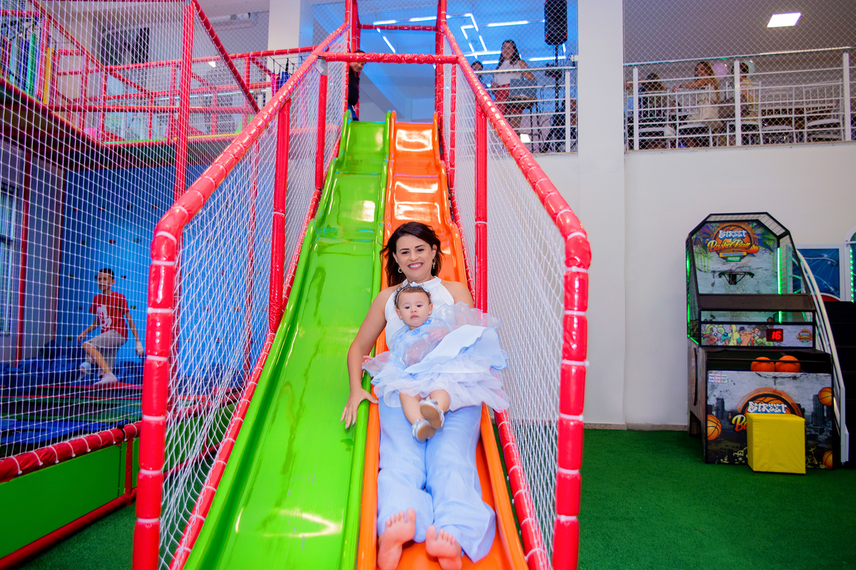 acompanhamento mensal de bebe caxias do sul figurino cenario tematico  personagem foto infantil serra gaucha fotografia familia mundo azul rosa ensaio fotografico crianca newborn baby menino menina smash the cake esmague o bolo banheira urso circo
