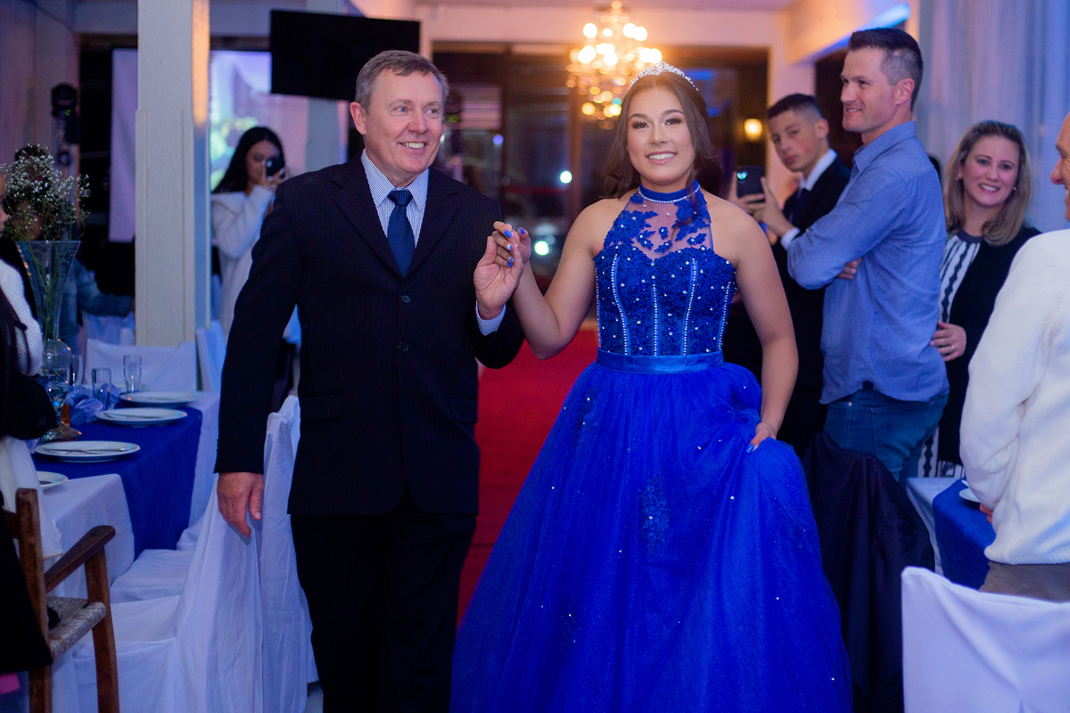 acompanhamento mensal de bebe caxias do sul figurino cenario tematico  personagem foto infantil serra gaucha fotografia familia mundo azul rosa ensaio fotografico crianca newborn baby menino menina smash the cake esmague o bolo banheira urso circo