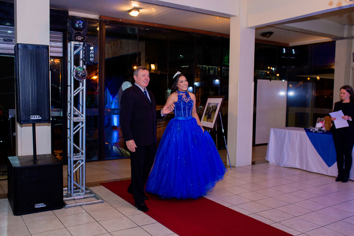 acompanhamento mensal de bebe caxias do sul figurino cenario tematico  personagem foto infantil serra gaucha fotografia familia mundo azul rosa ensaio fotografico crianca newborn baby menino menina smash the cake esmague o bolo banheira urso circo
