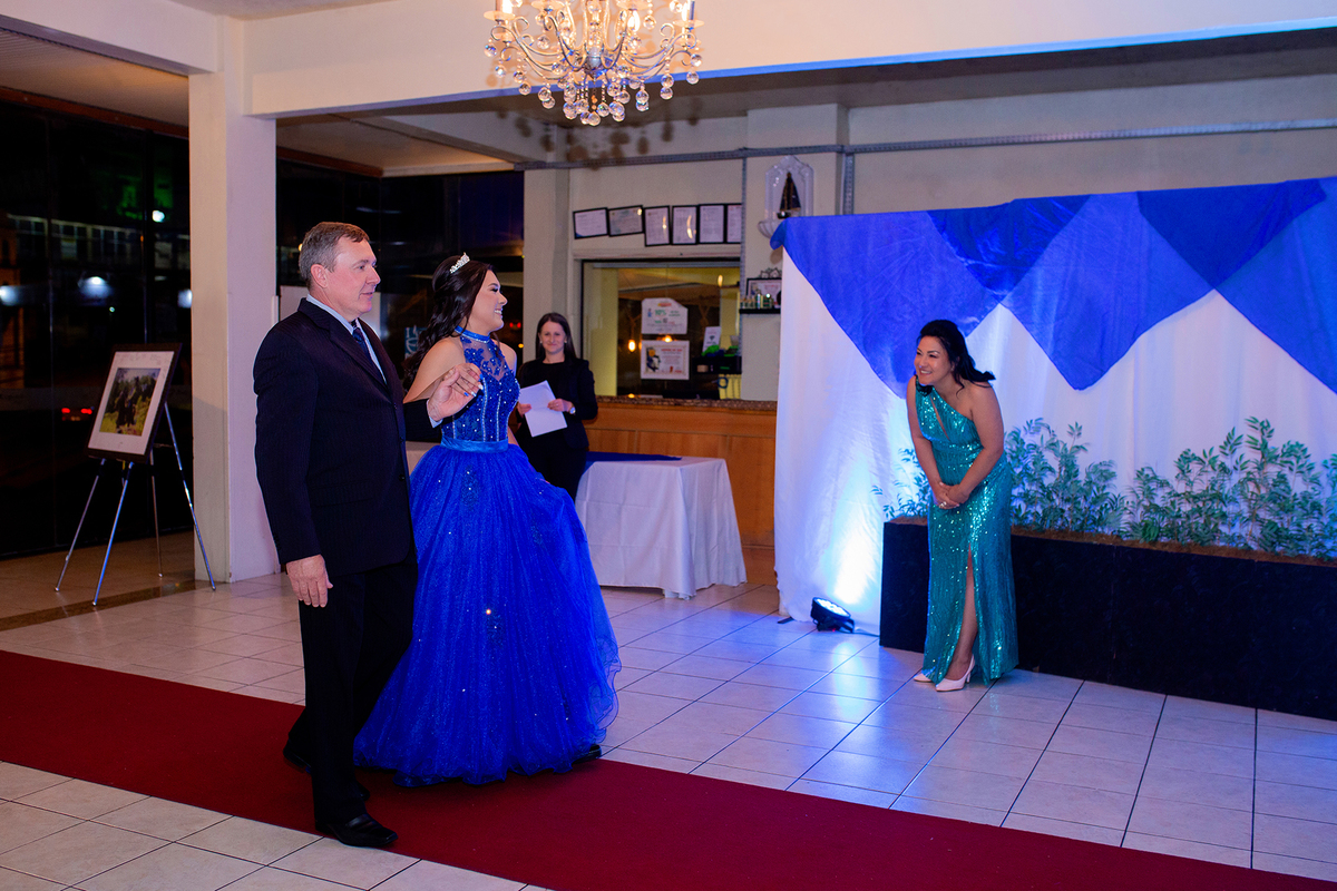 acompanhamento mensal de bebe caxias do sul figurino cenario tematico  personagem foto infantil serra gaucha fotografia familia mundo azul rosa ensaio fotografico crianca newborn baby menino menina smash the cake esmague o bolo banheira urso circo