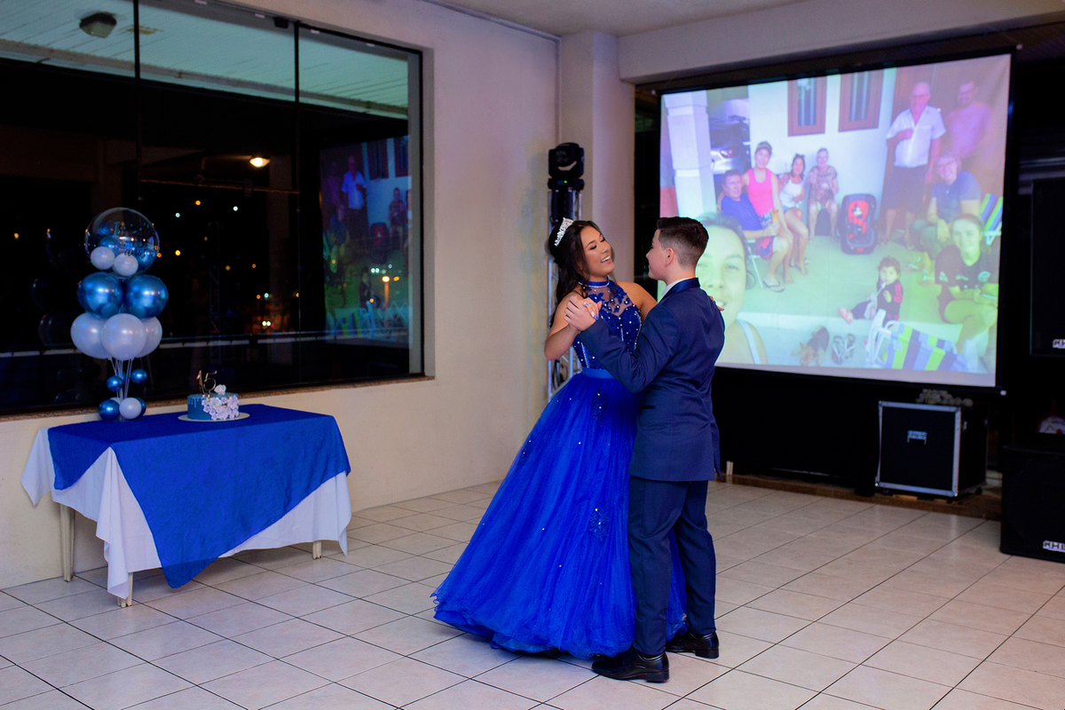 acompanhamento mensal de bebe caxias do sul figurino cenario tematico  personagem foto infantil serra gaucha fotografia familia mundo azul rosa ensaio fotografico crianca newborn baby menino menina smash the cake esmague o bolo banheira urso circo