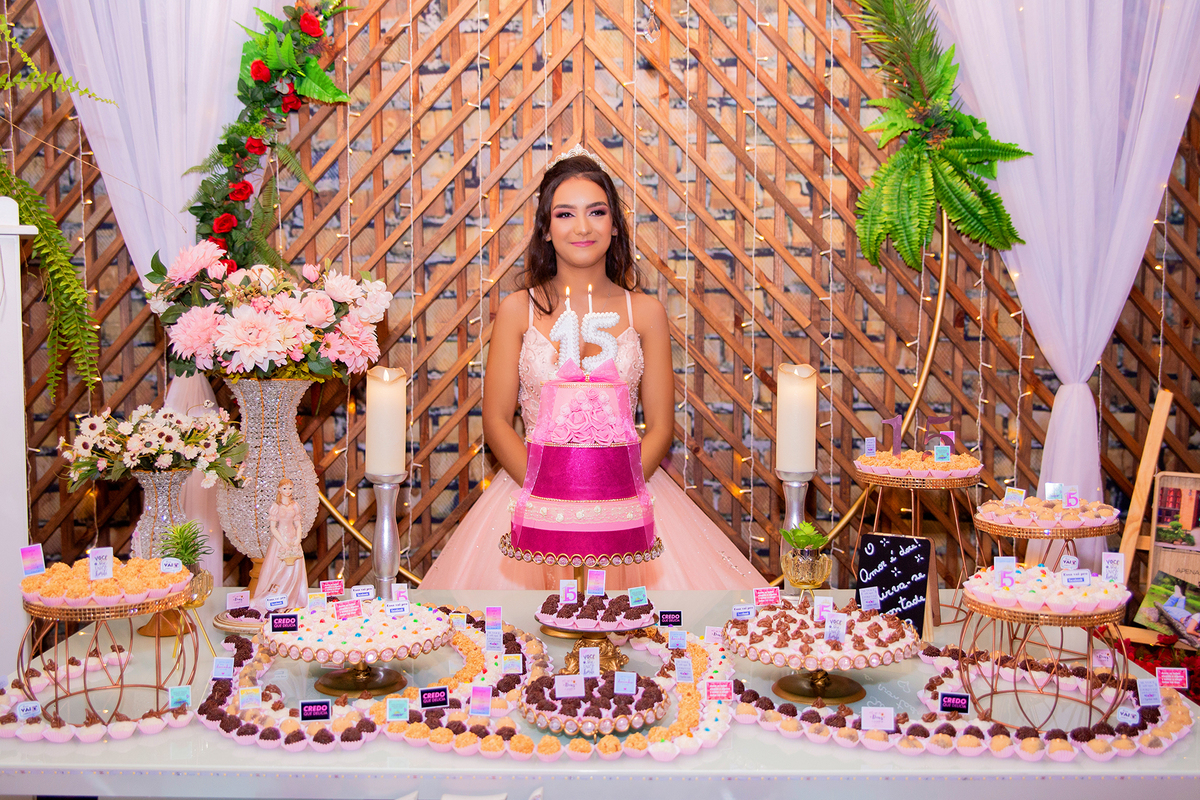 acompanhamento mensal de bebe caxias do sul figurino cenario tematico  personagem foto infantil serra gaucha fotografia familia mundo azul rosa ensaio fotografico crianca newborn baby menino menina smash the cake esmague o bolo banheira urso circo