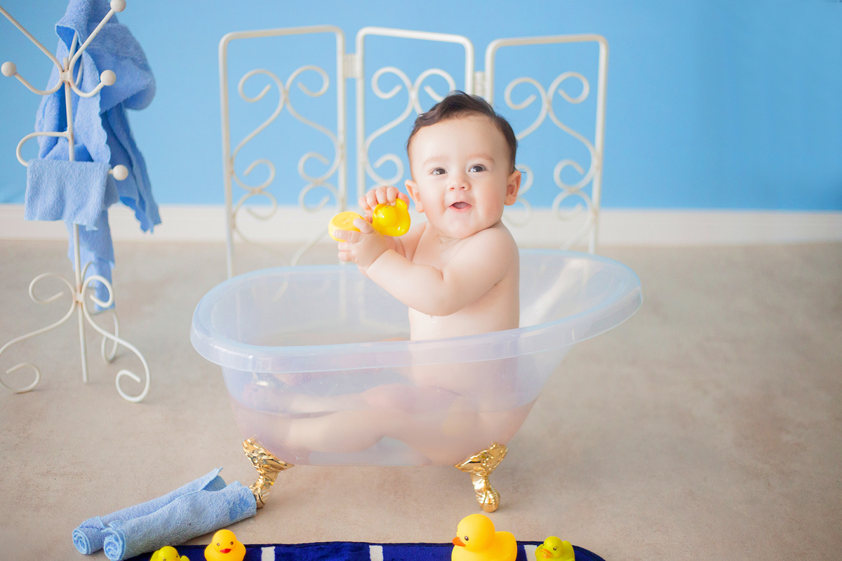 acompanhamento mensal de bebe caxias do sul figurino cenario tematico  personagem foto infantil serra gaucha fotografia familia mundo azul rosa ensaio fotografico crianca newborn baby menino menina smash the cake esmague o bolo banheira urso circo