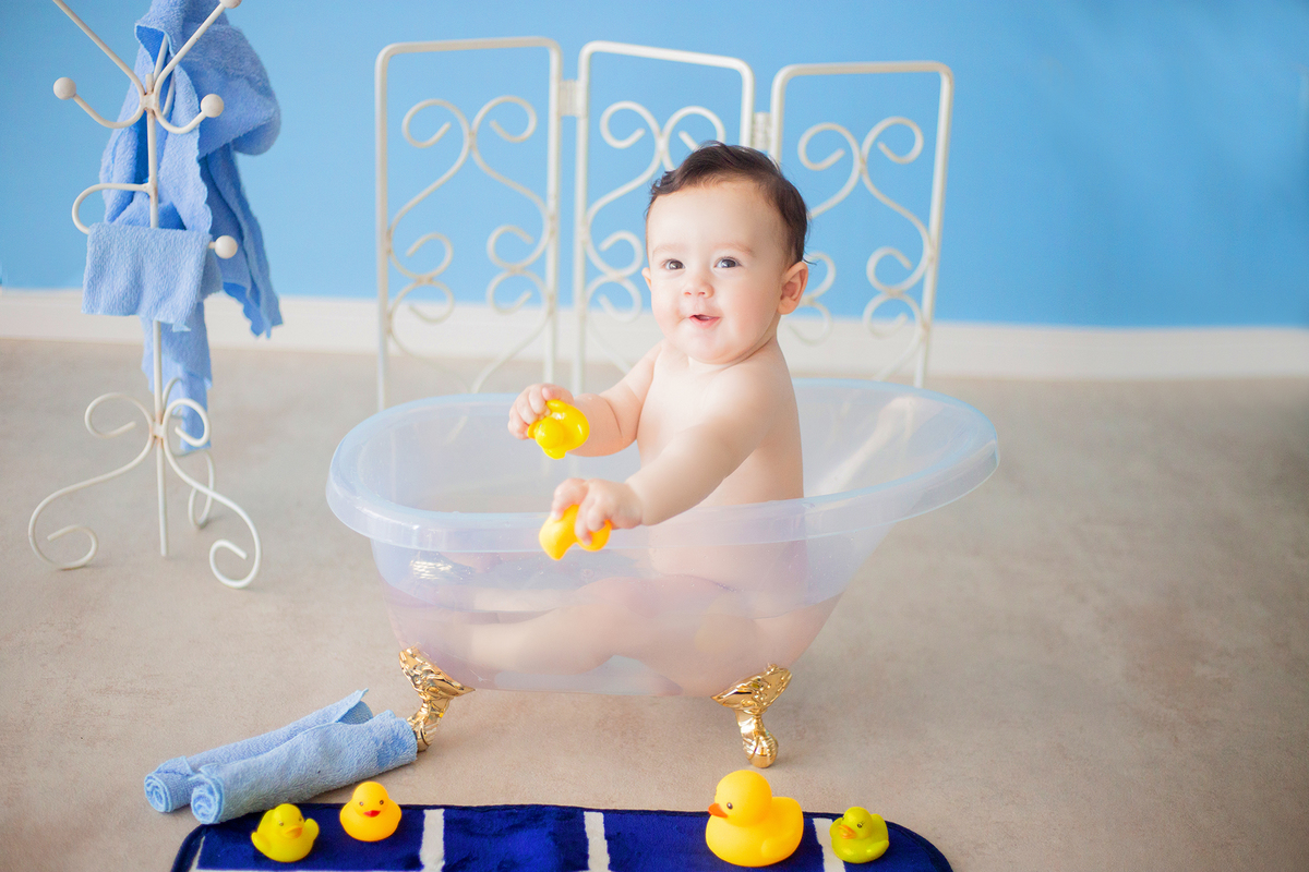 acompanhamento mensal de bebe caxias do sul figurino cenario tematico  personagem foto infantil serra gaucha fotografia familia mundo azul rosa ensaio fotografico crianca newborn baby menino menina smash the cake esmague o bolo banheira urso circo