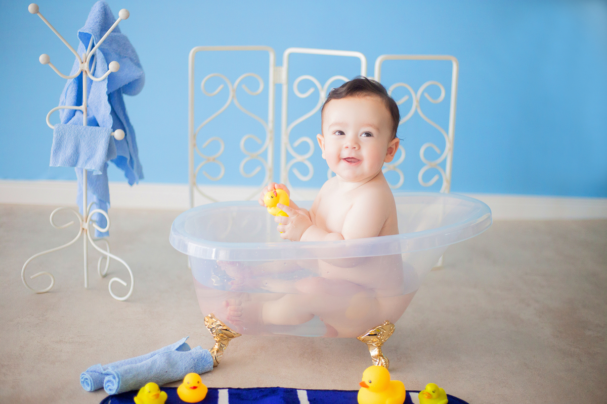 acompanhamento mensal de bebe caxias do sul figurino cenario tematico  personagem foto infantil serra gaucha fotografia familia mundo azul rosa ensaio fotografico crianca newborn baby menino menina smash the cake esmague o bolo banheira urso circo