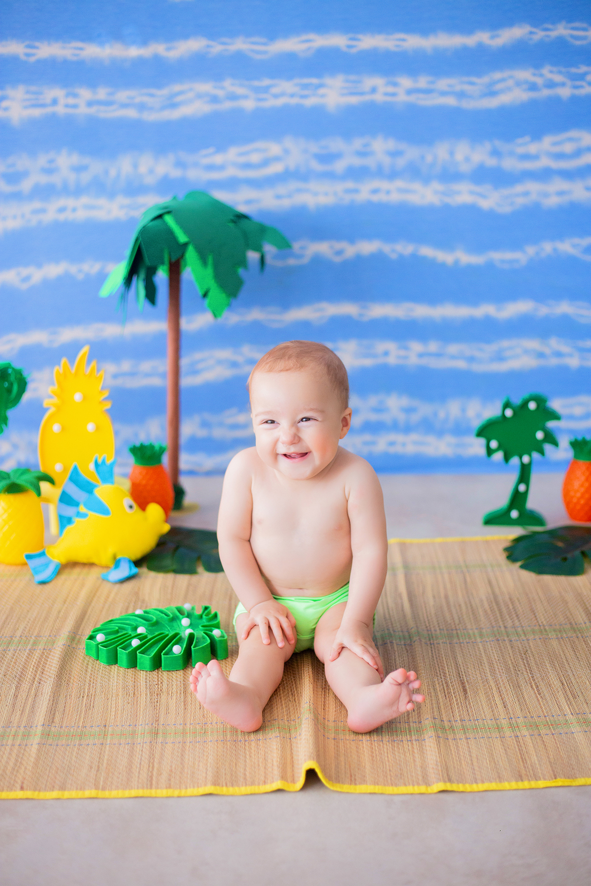 acompanhamento mensal de bebe caxias do sul figurino cenario tematico  personagem foto infantil serra gaucha fotografia familia mundo azul rosa ensaio fotografico crianca newborn baby menino menina smash the cake esmague o bolo banheira urso circo